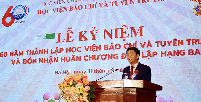 Phó Bí thư Đảng ủy, Giám đốc Học viện Báo chí và Tuyên truyền, PGS. TS Phạm Minh Sơn phát biểu.